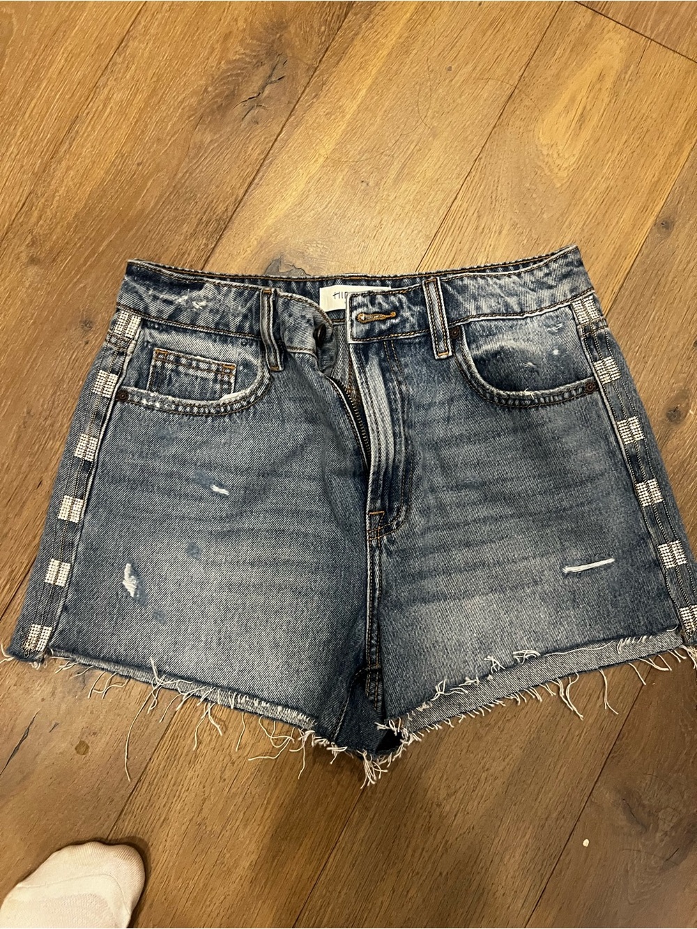 Frayed Hem Distressed Denim Shorts - Blue